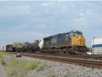 CSX 8906 on M364